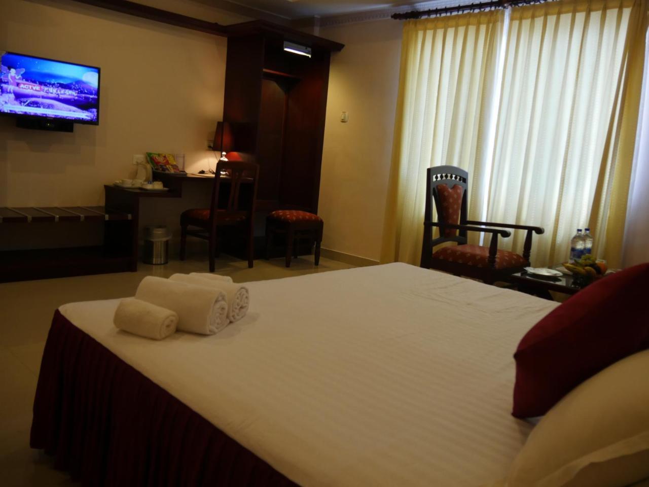 Hotel Karthika Residency Kilimanur Exteriér fotografie